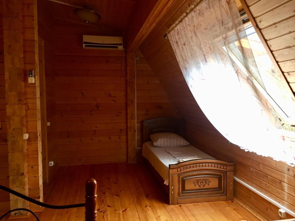 Гостевой Дом Сосновый Бор Pitsunda Exterior foto