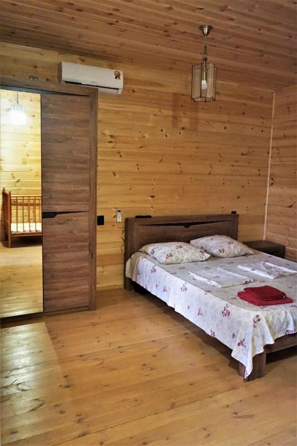 Гостевой Дом Сосновый Бор Pitsunda Exterior foto
